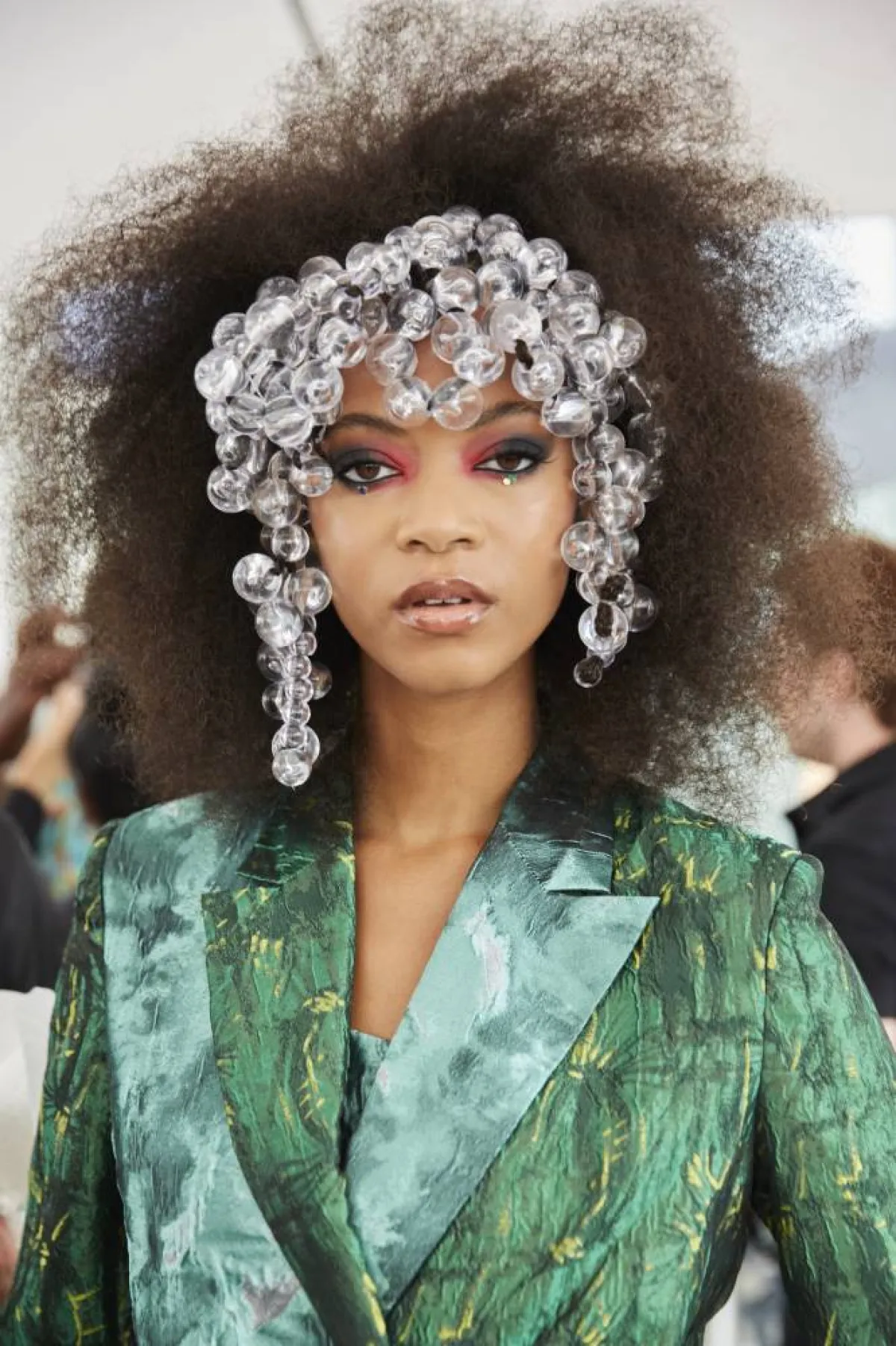 صيحات تسريحات شعر لربيع وصيف 2023