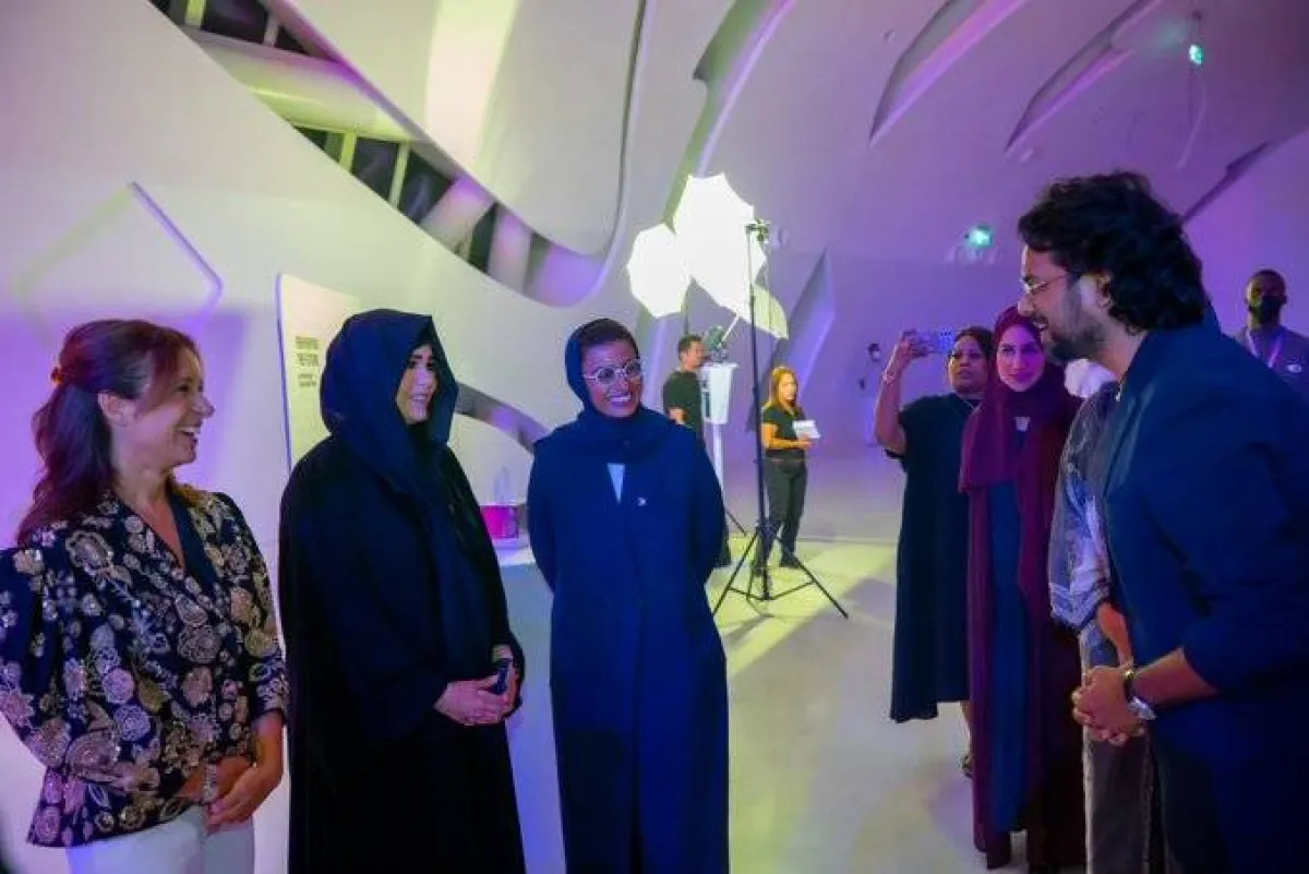 لطيفة بنت محمد تشهد حفل الافتتاح الرسمي لفرع معهد "مارانجوني" في دبي. الصورة من مكتب دبي الإعلامي