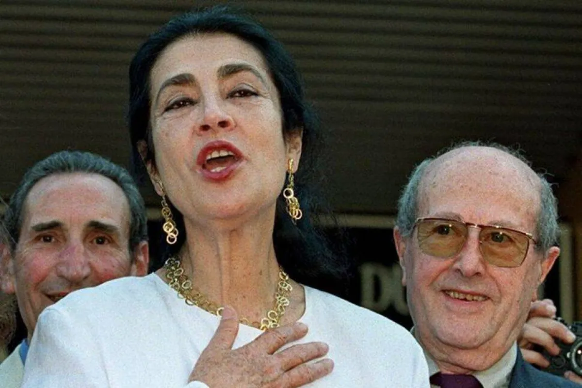 ايرين باباس