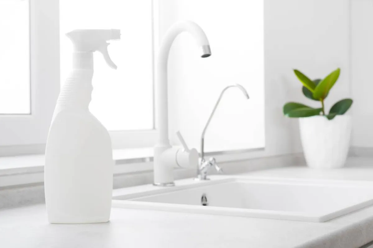 تنظيف حنفيّة المياه