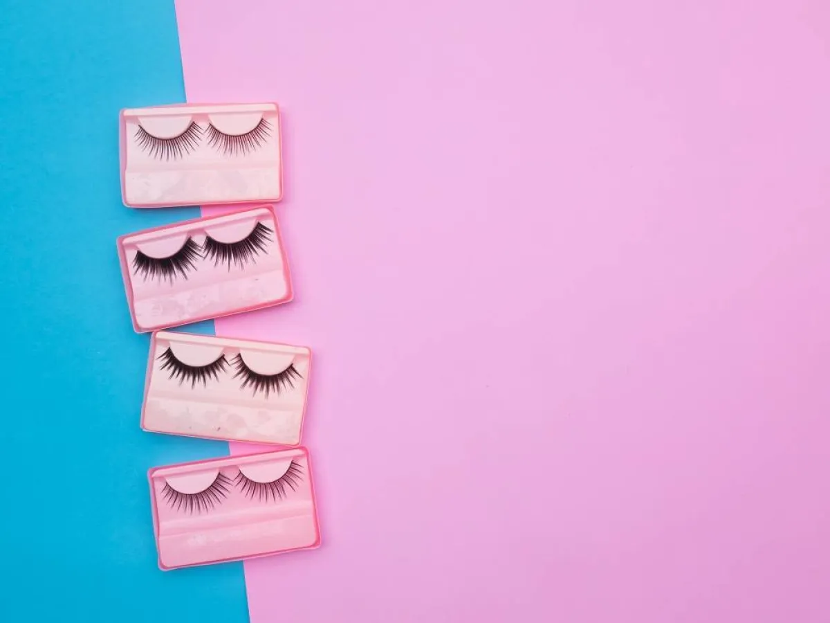 تنظيف الرموش الإصطناعية