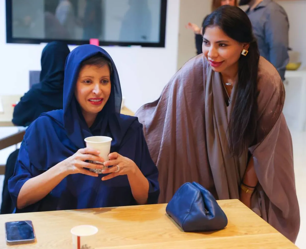 	الأميرة نورة الفيصل، تتفاعل مع الحاضرين وتشارك في النقاشات