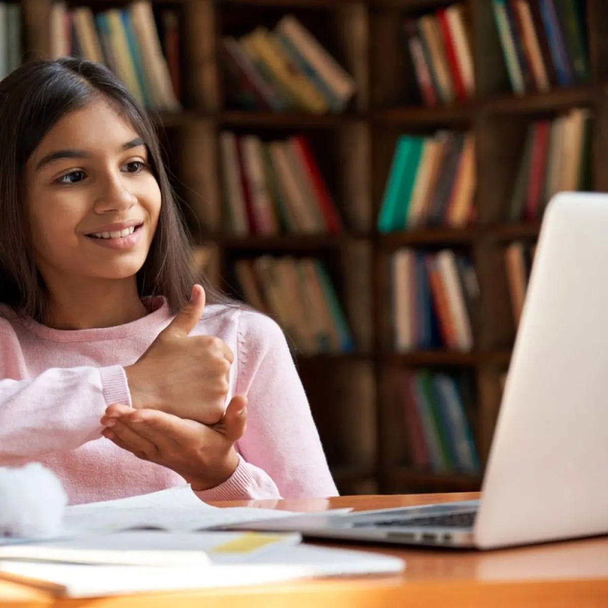 اليوم العالمي للغات الإشارة توحدنا!