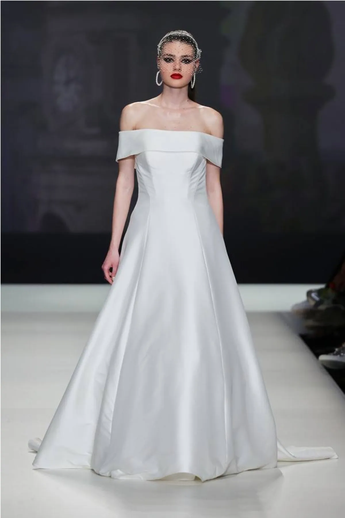 فساتين زفاف من دون تطريز 2023، من موديكا Modeca