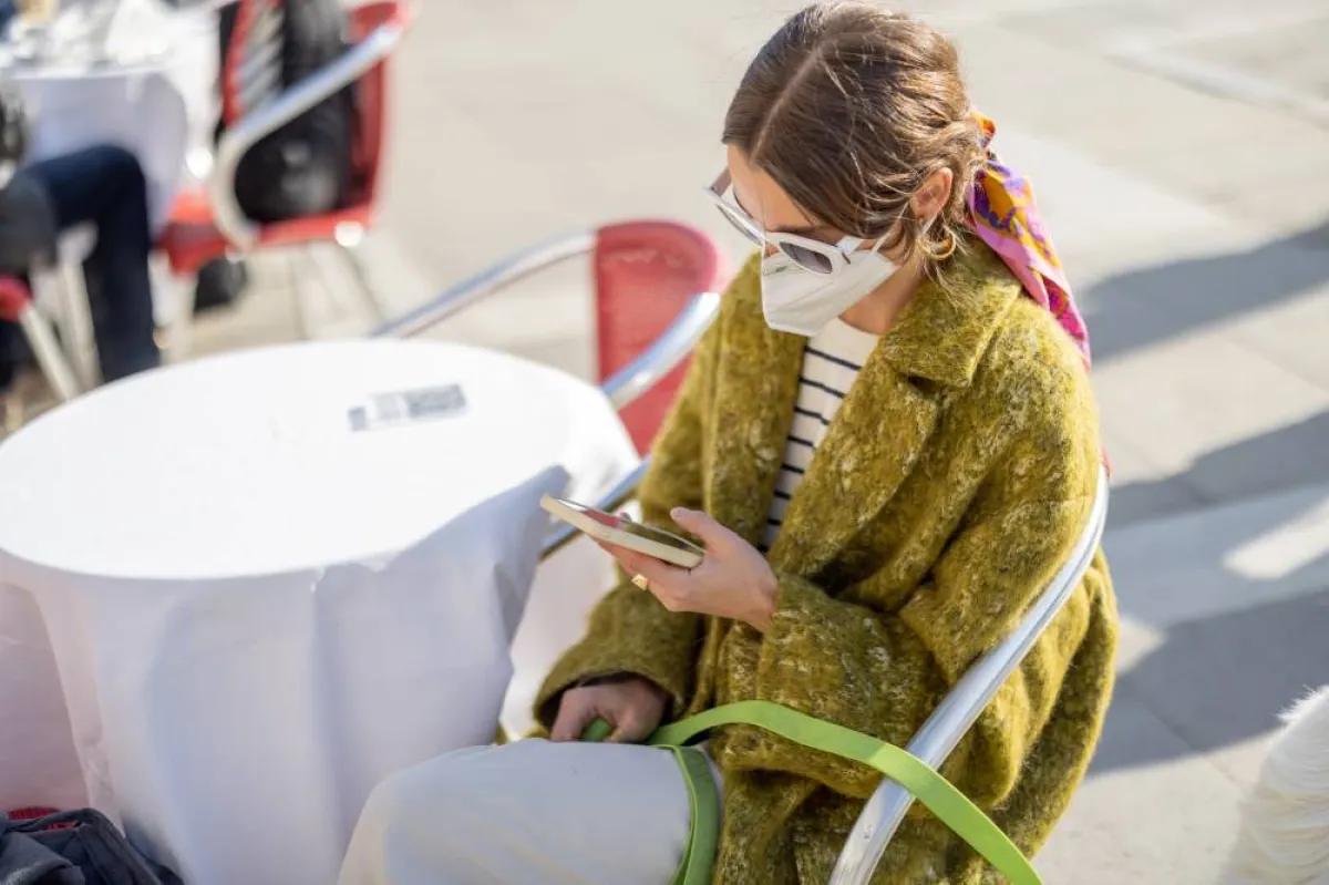 ينصح بعد إجراء العملية التجميلية من الضروري عدم السفر مباشرة