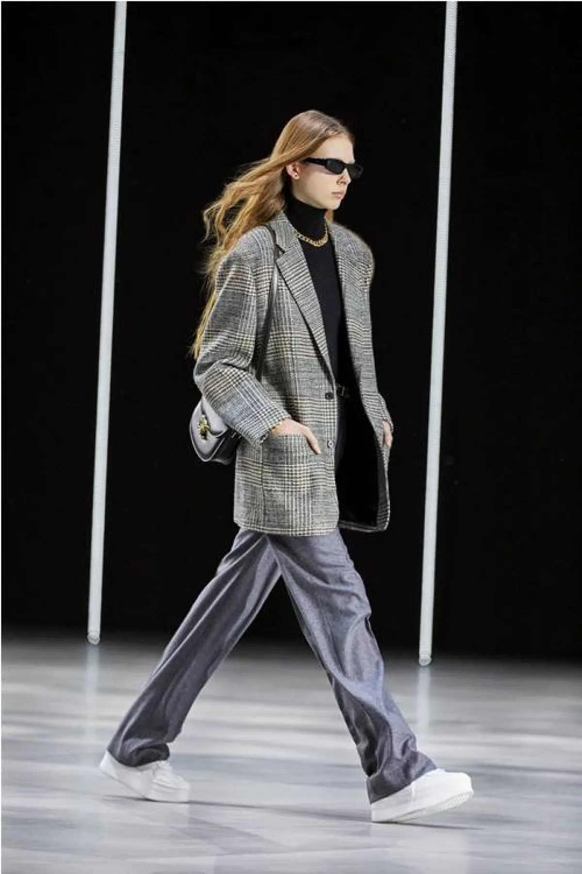 سترة باللون الرمادي من سيلين Celine