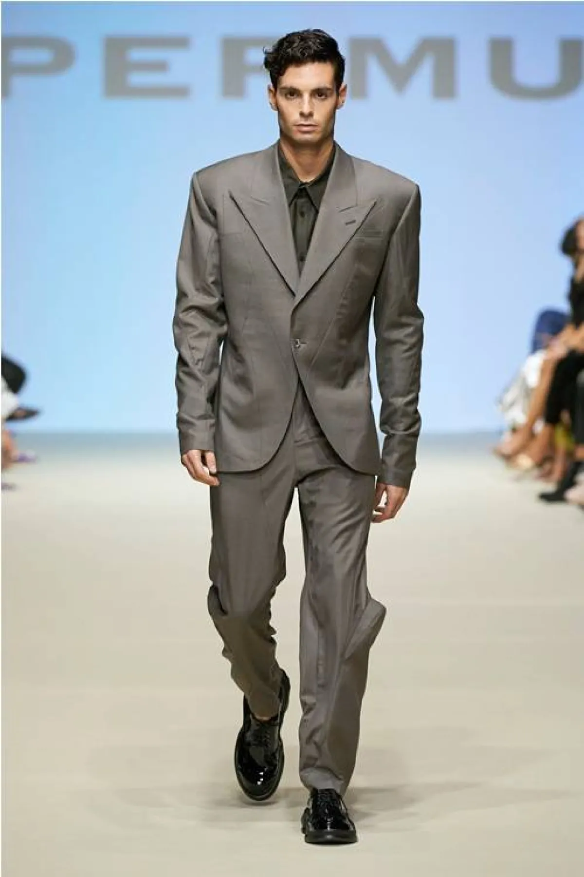 بدلة زفاف من بيرمو Permu