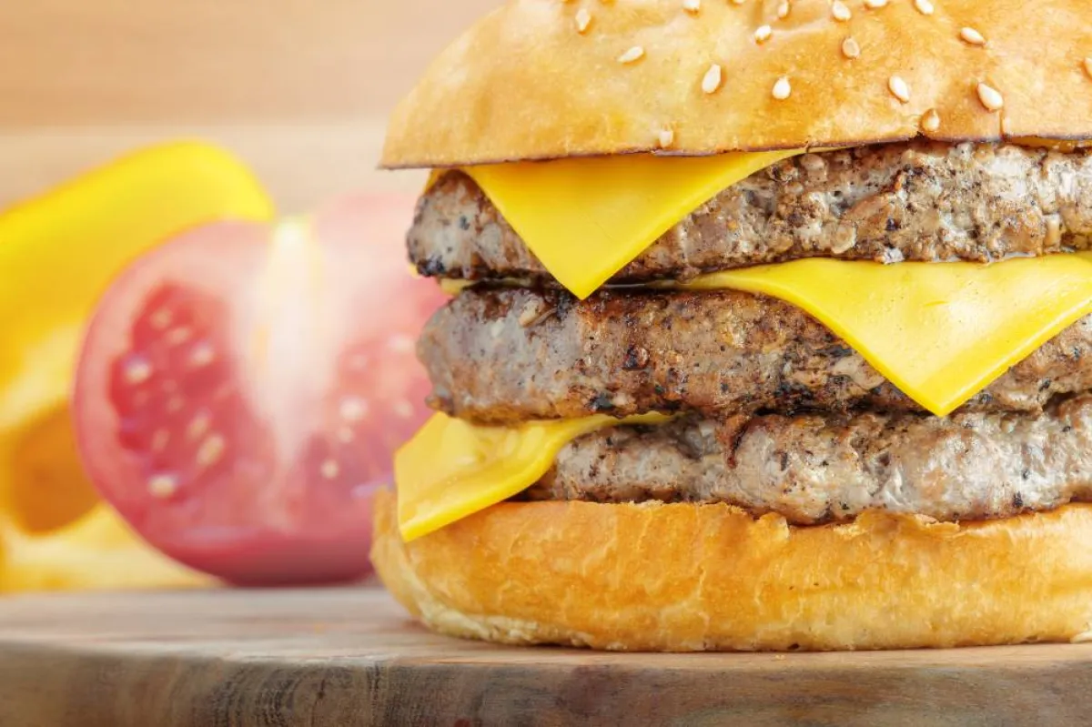 بمناسبة يوم التشيز برجر .. تعرفوا إلى أفضل مطاعم البرجر في دبي