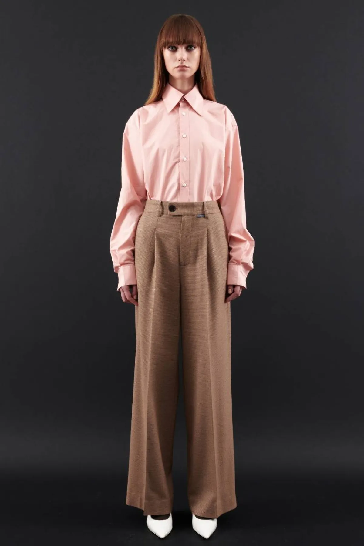 سروال واسع باللون البني الفاتح من Oct31