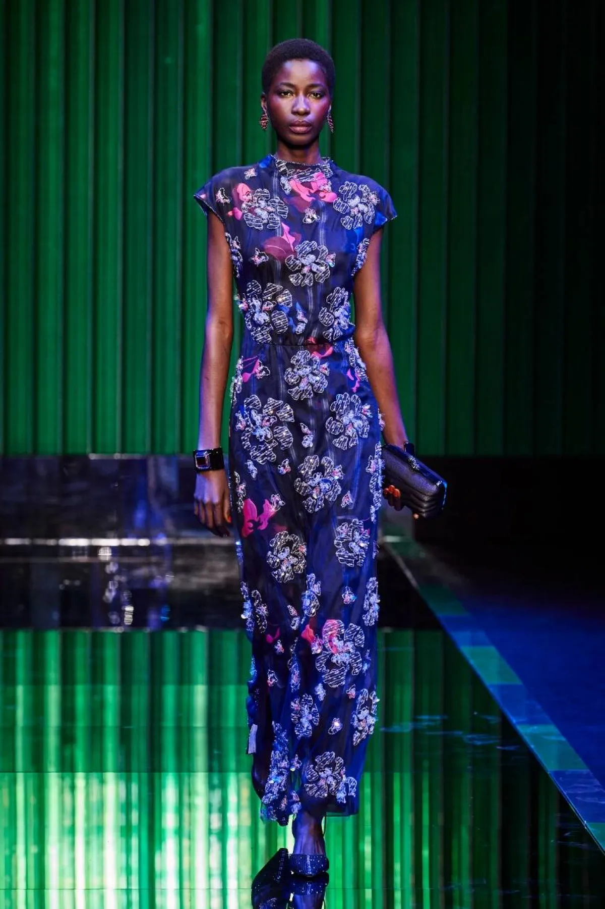 فستان طويل من جورجيو أرماني Giorgio Armani 