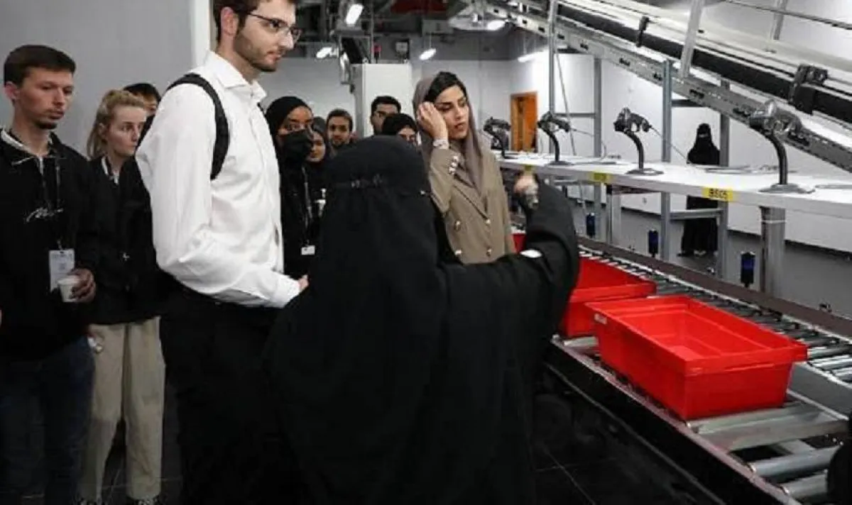 زار الطلبة جامعة الأميرة نورة. الصورة من "واس"