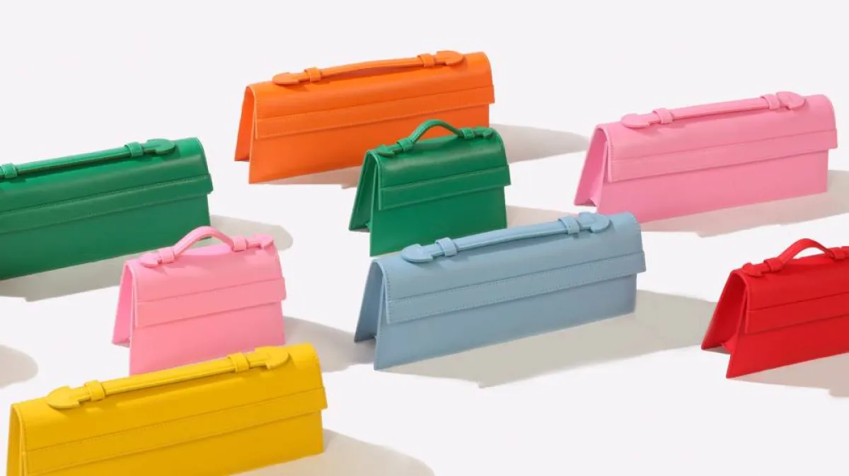 حقائب من تصميم المصممان فؤاد النقاش وحسن ماليه