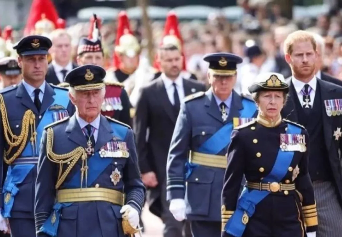 الأمير هاري ينضم لأفراد عائلته في وداع الملكة إليزابيث- الصورة من حساب Europe Royals على إنستغرام