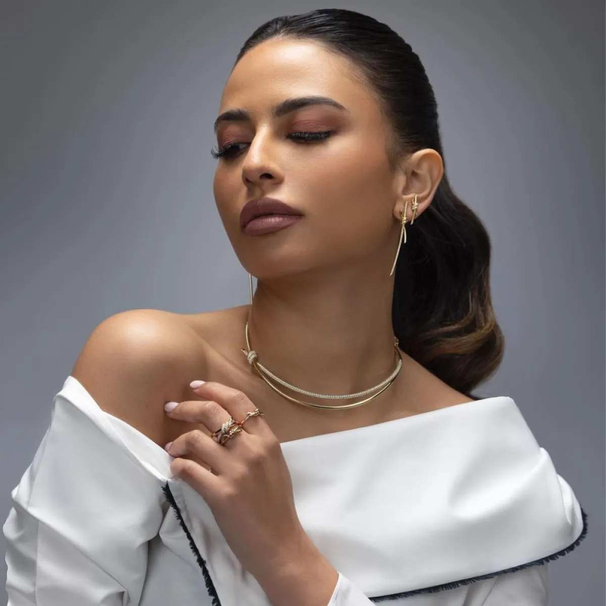 رلما العقيل بمجوهرات كلاسيكية من تيفاني آند كو Tiffany&Co