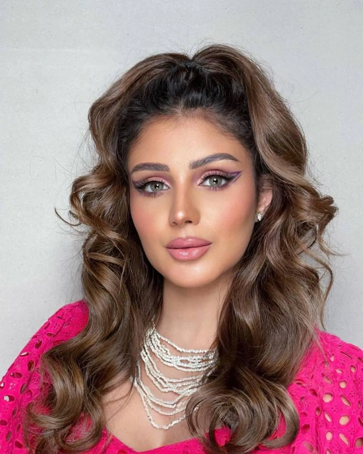 تسريحات شعر نصف مرفوع