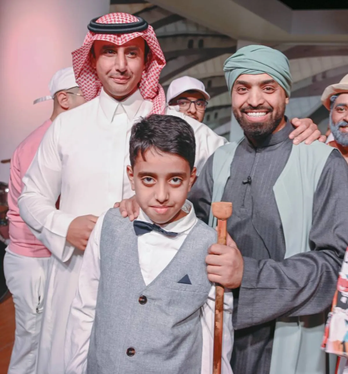 الامير سعود بن عبدالعزيز بن فرحان ال سعود مع ابطال العمل