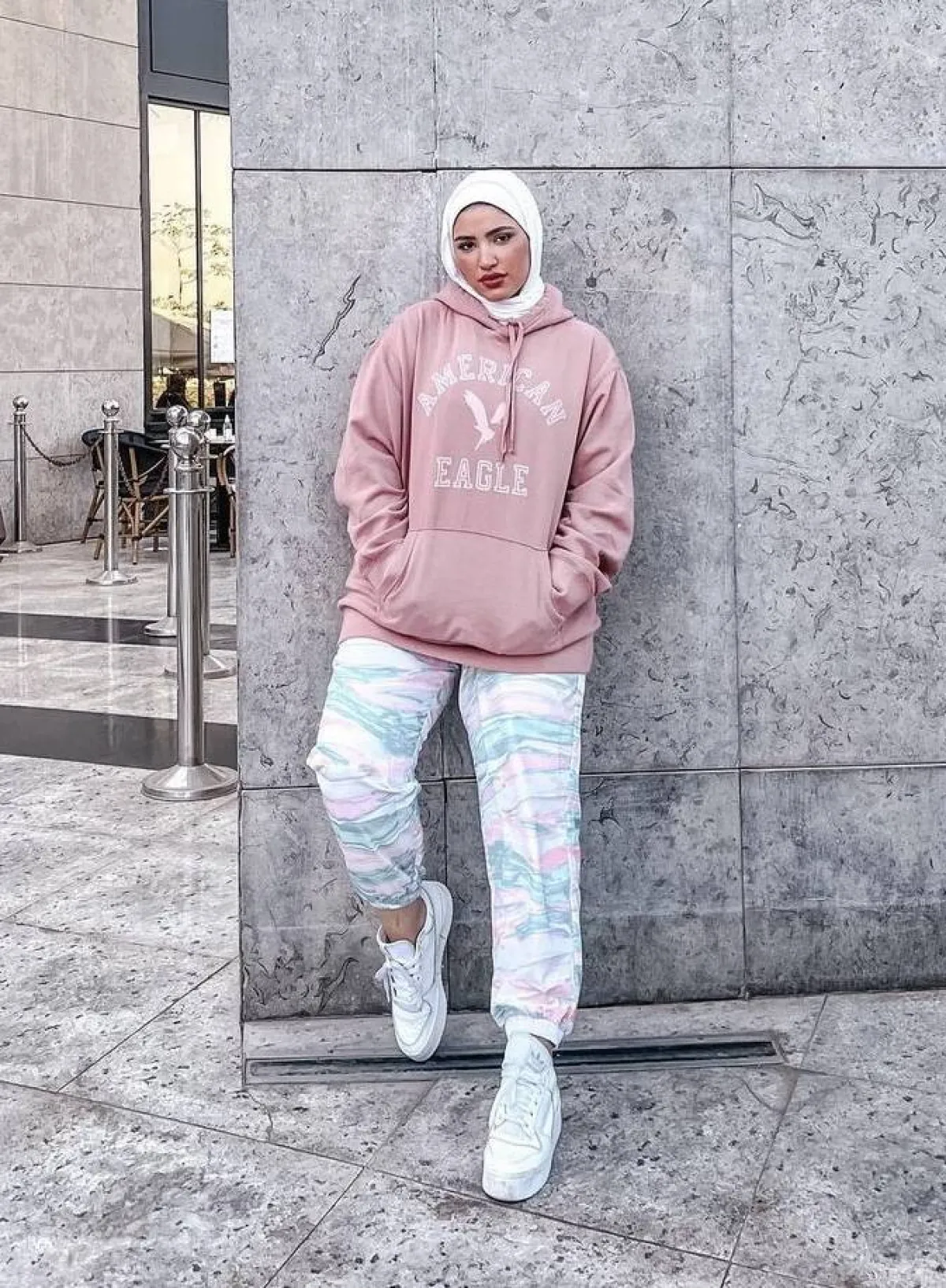 دينا رزق بإطلالة رياضية