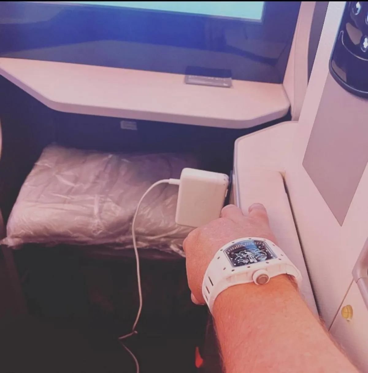 «عمره أسبوعين» ويمتلك يختاً بـ3 ملايين دولار.. ما القصة؟ 