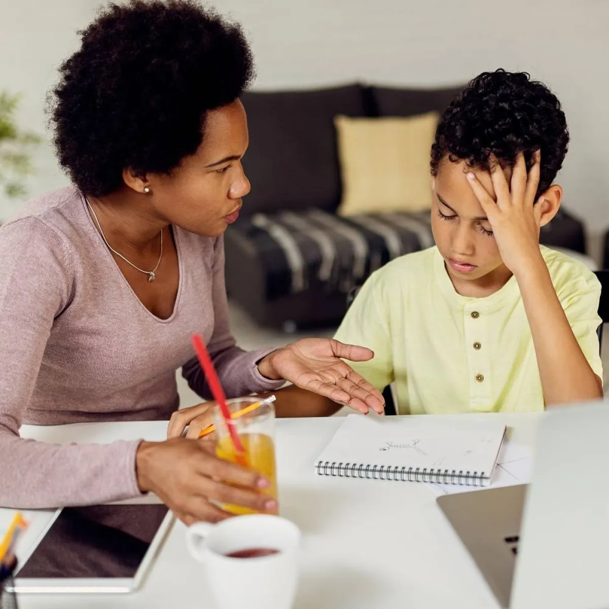 صورة لأم وطفلها