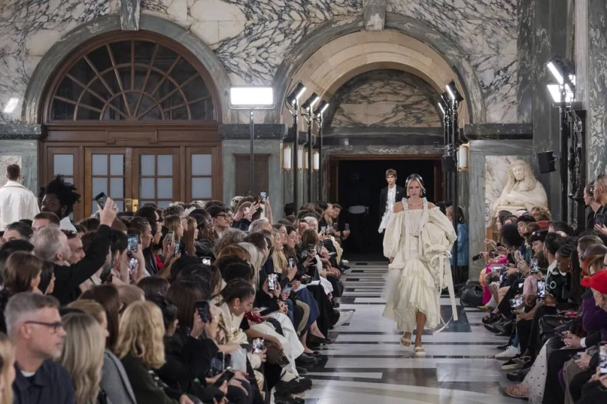 عروض اليوم الثالث من أسبوع لندن للموضة