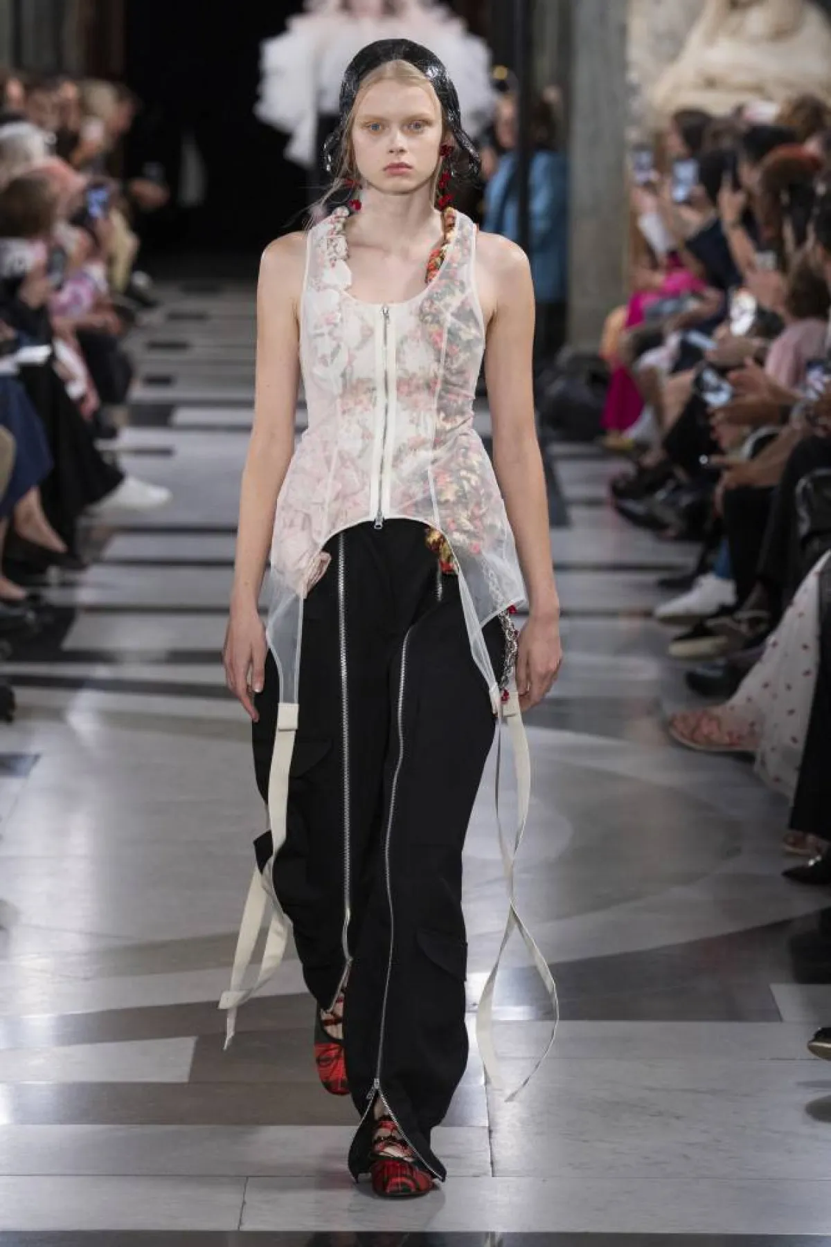 عروض اليوم الثالث من أسبوع لندن للموضة