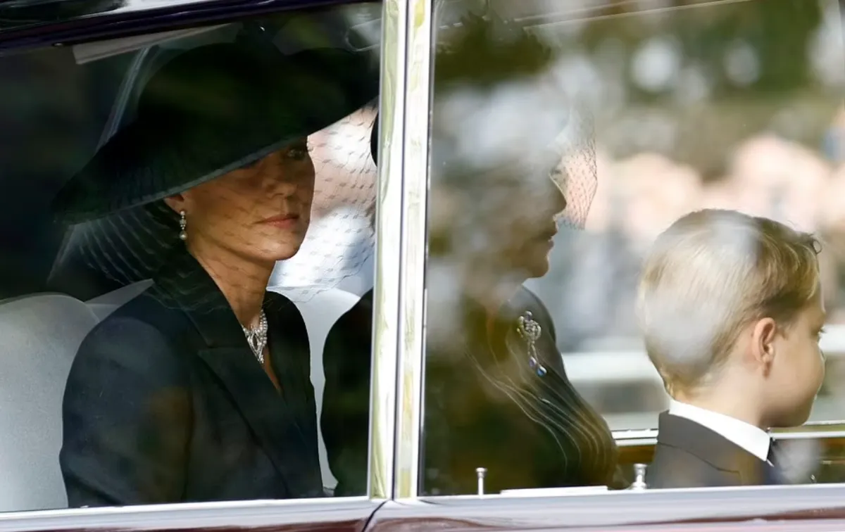 وصول كيت ميدلتون مع أولادها