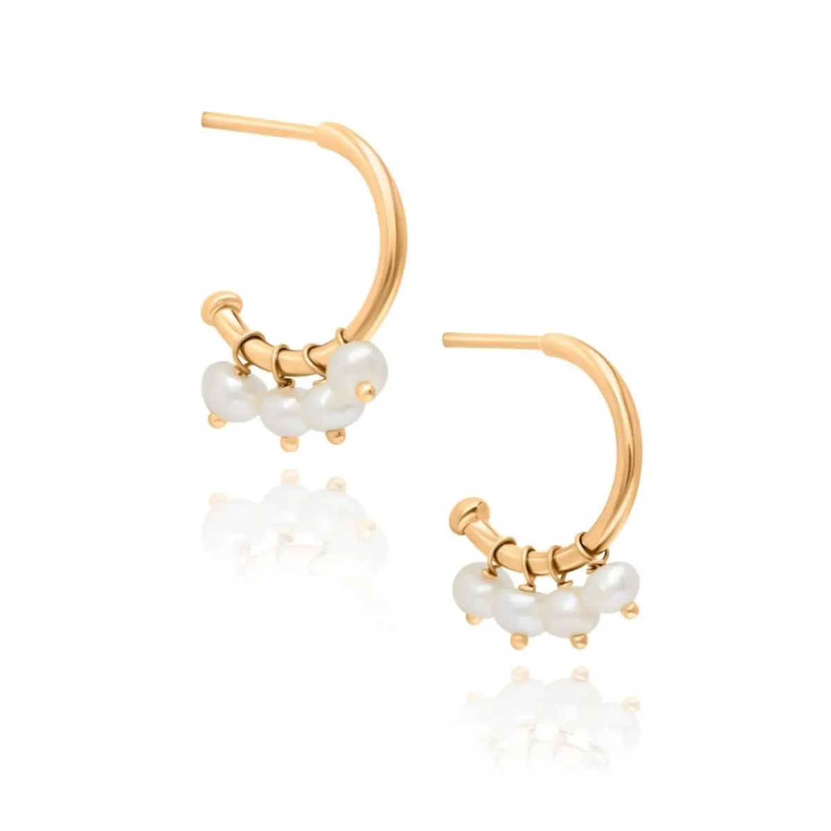 اللؤلؤ من أبرز الأحجار الكريمة المُستخدمة في صناعة المجوهرات في التراث السعودي- الأقراط من دار روتانا للمجوهرات