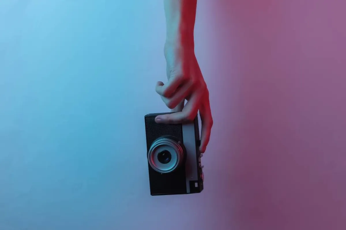 الاستئذان قبل التقاط الصور للآخرين هو من قواعد الإتيكيت الأساسيّة