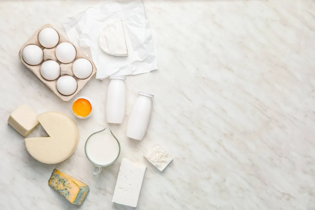 صورة للبيض والأجبان