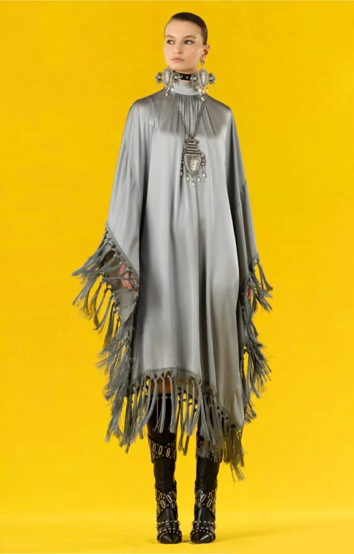 القصات الواسعة اختيارك في الخريف Flowy Fabrics & Cuts