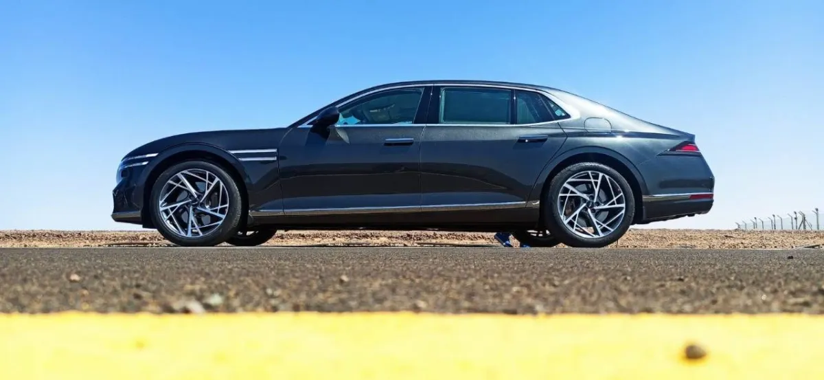 إطلاق جينيسيس G90 في مدينة العُلا