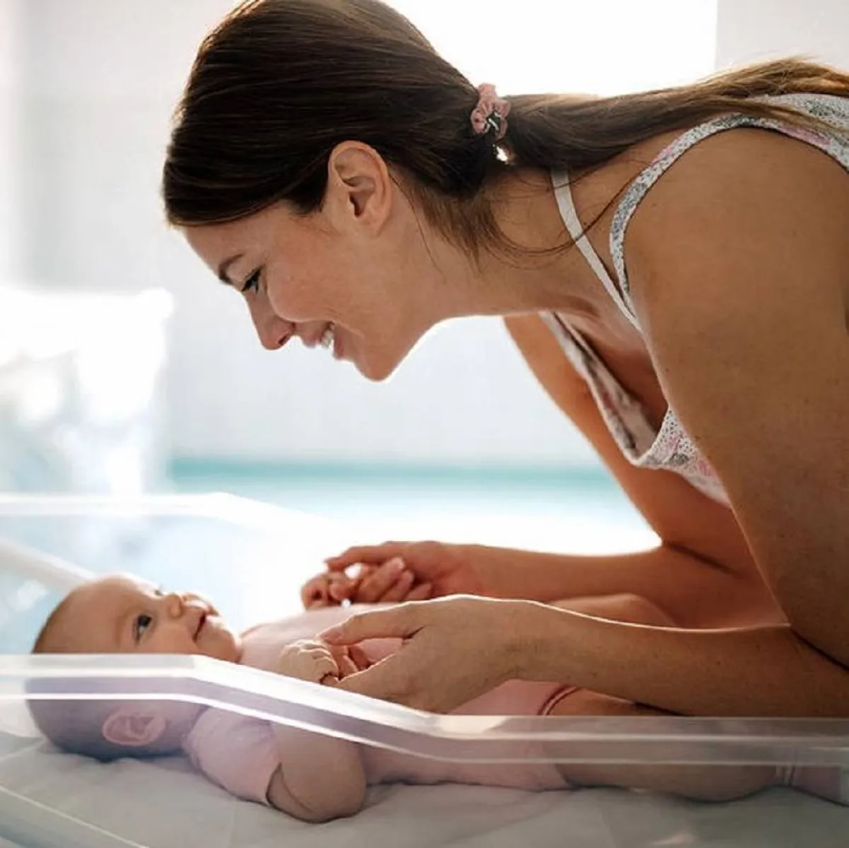 صورة لأم ورضيعها