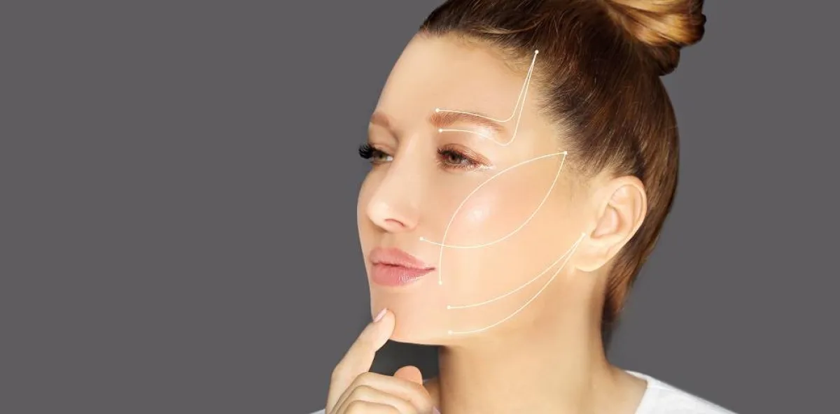 تغطية  الذقن المزدوجة بالمكياج