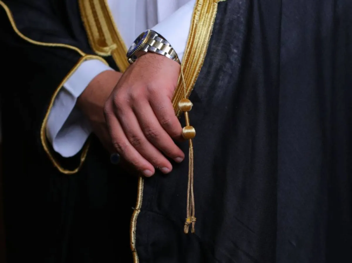 البشت إرث سعودي وهوية..ذو بروتوكول خاص؟