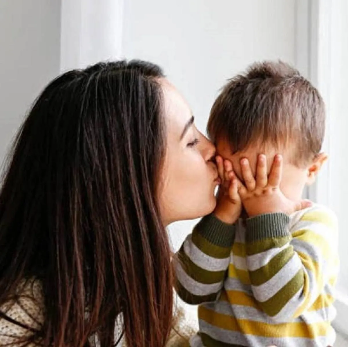 صورة لأم وطفلها