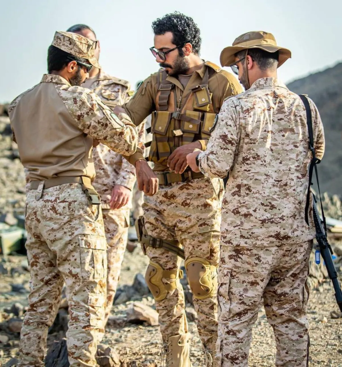 فيصل الدوخي من كواليس فيلم "عشرة واحد" - صورة من صفحته الرسمية على انستغرام