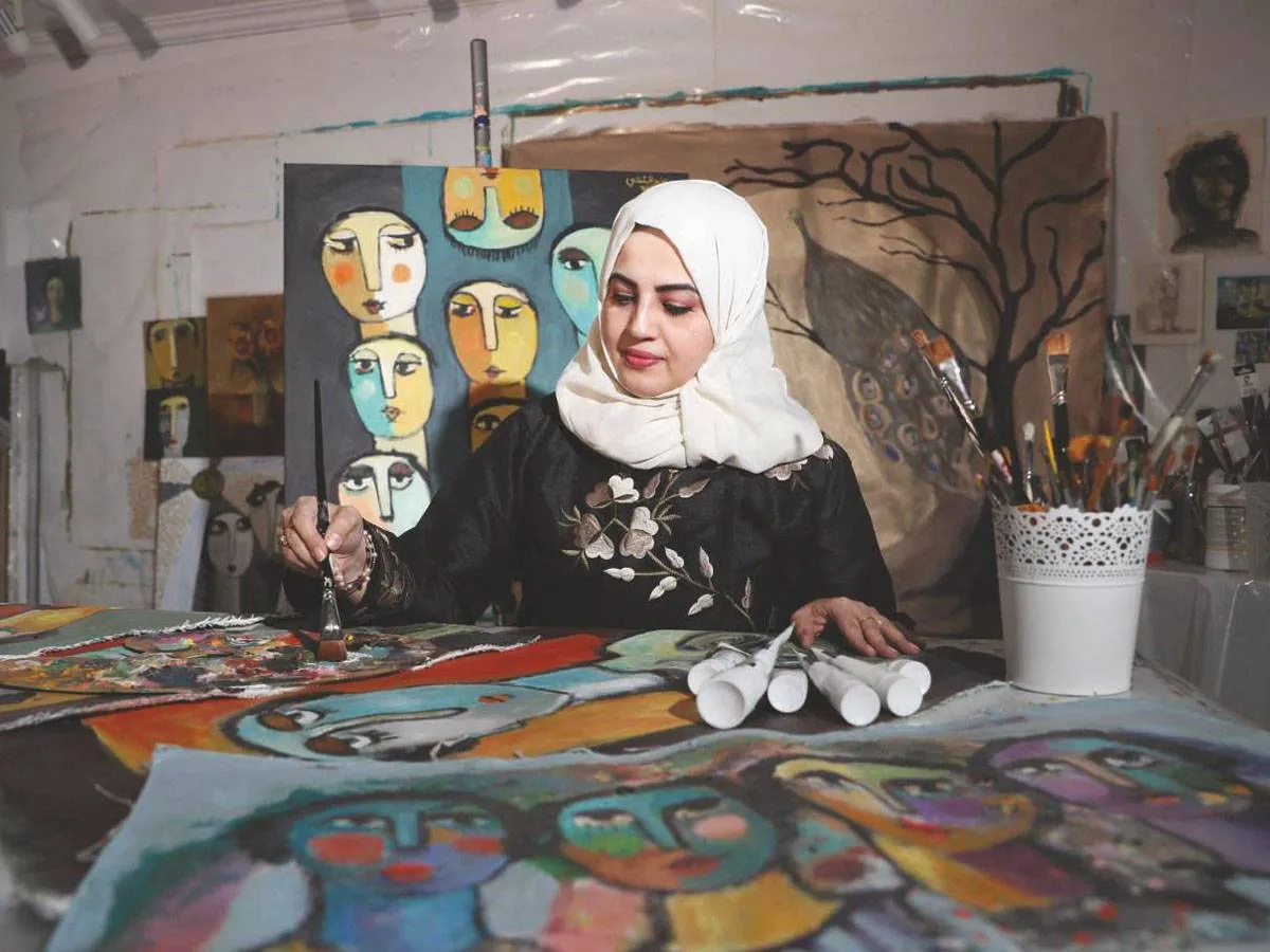 الفنانة التشكيلية تغريد البقشي:أعمالي تعكس الدور الفعّال للمرأة السعودية