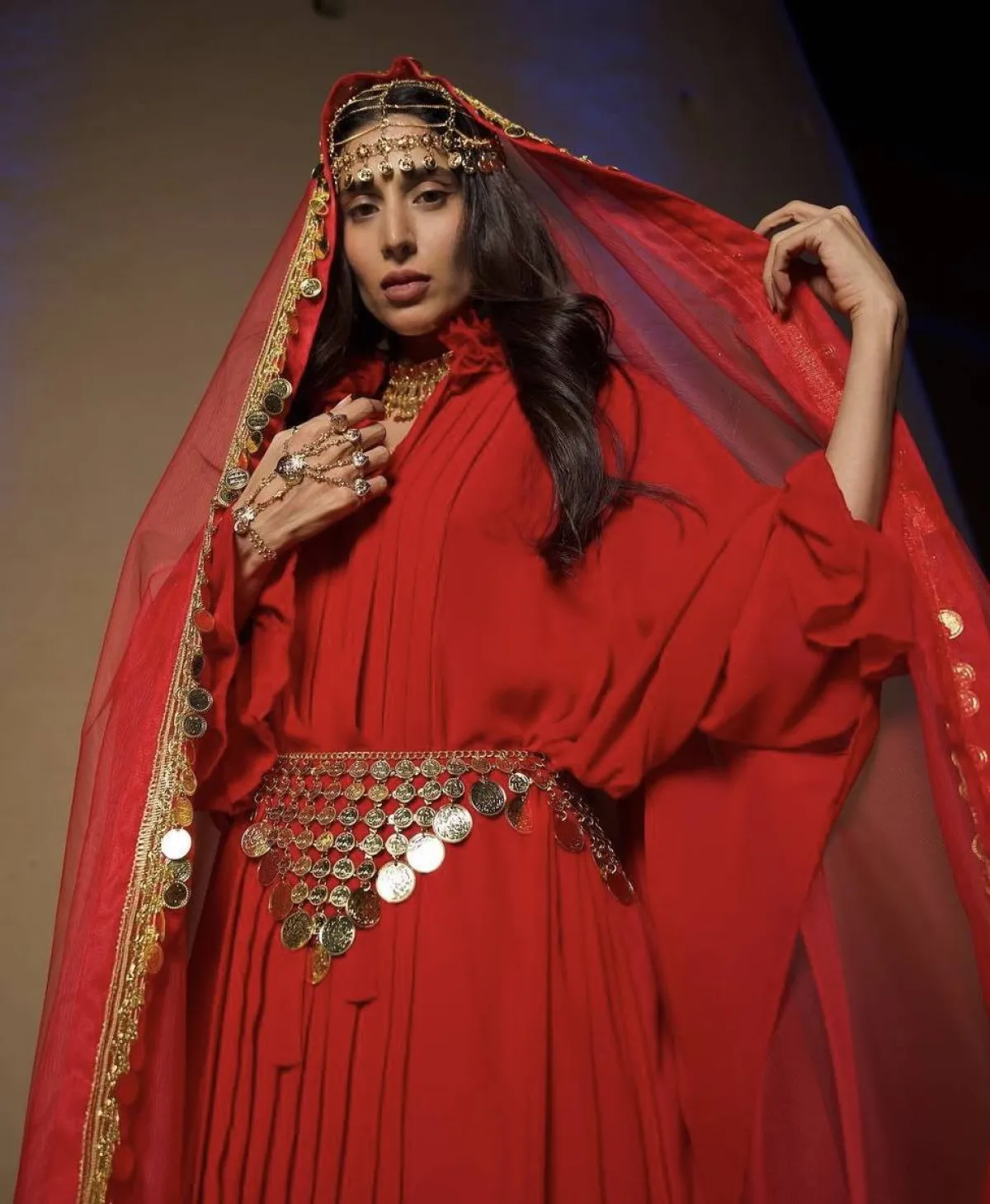 فتون الجارالله بزي مستوحى من المصمك