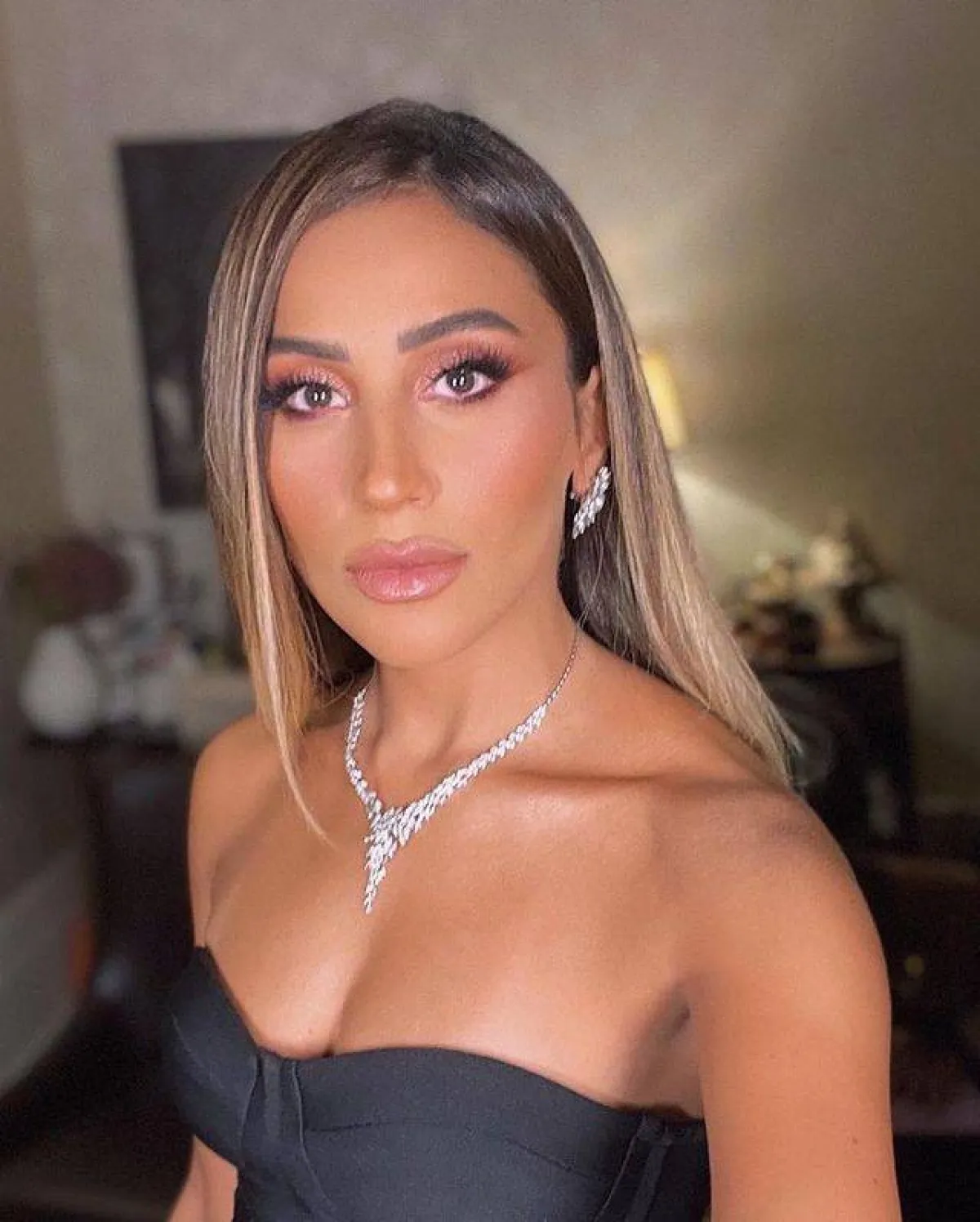 مجوهرات دينا الشربيني- الصورة من صفحة النجمة على انستغرام