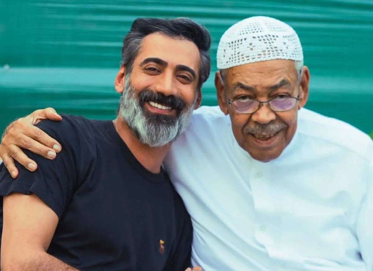 محمد العلوي برفقة الفنان سعد الفرج - صورة من صفحته على انستغرام