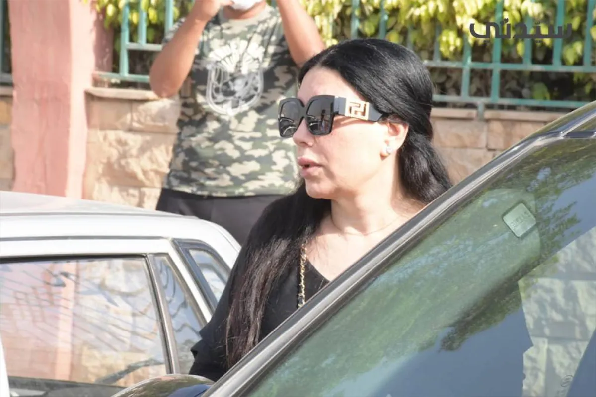 عبير صبري من عزاء الراحل هشام سليم - تصوير محمد العربي