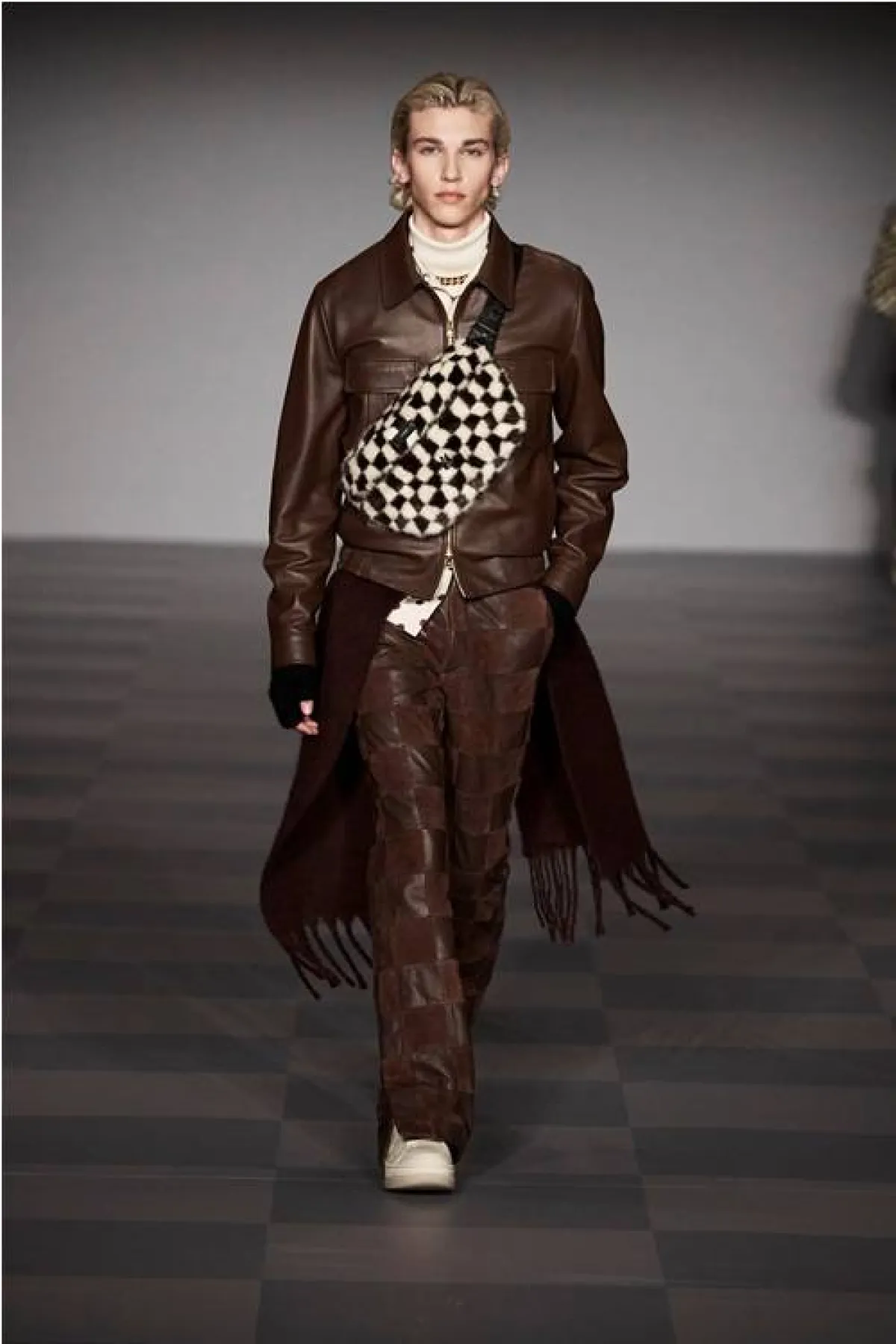 جاكيت جلد من أميري Amiri