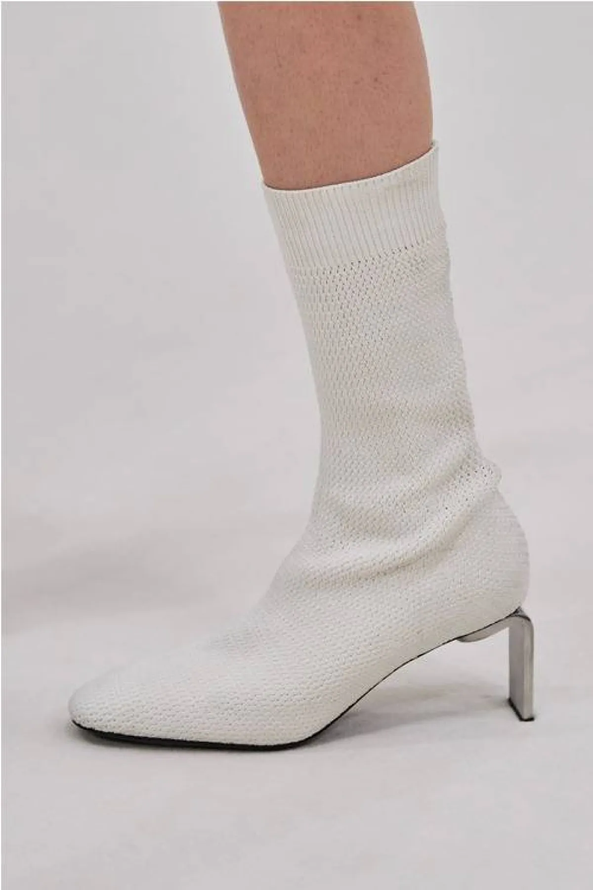 تنسيق البوت الأبيض من جيل ساندر Jill Sander