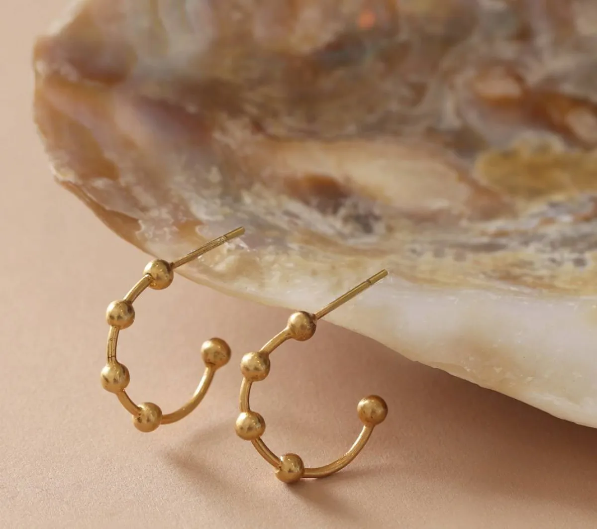 من مجوهرات ليليان إسماعيل