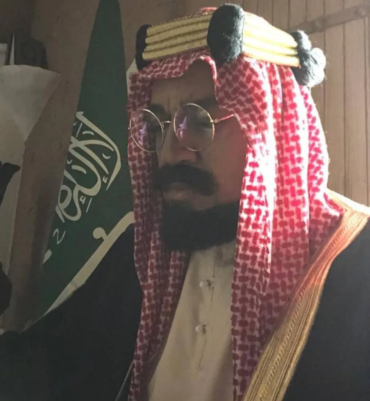 طاهربخش- وهو يجسد شخصية الراحل الملك عبدالعزيز- الصورة خاصة من الفنان