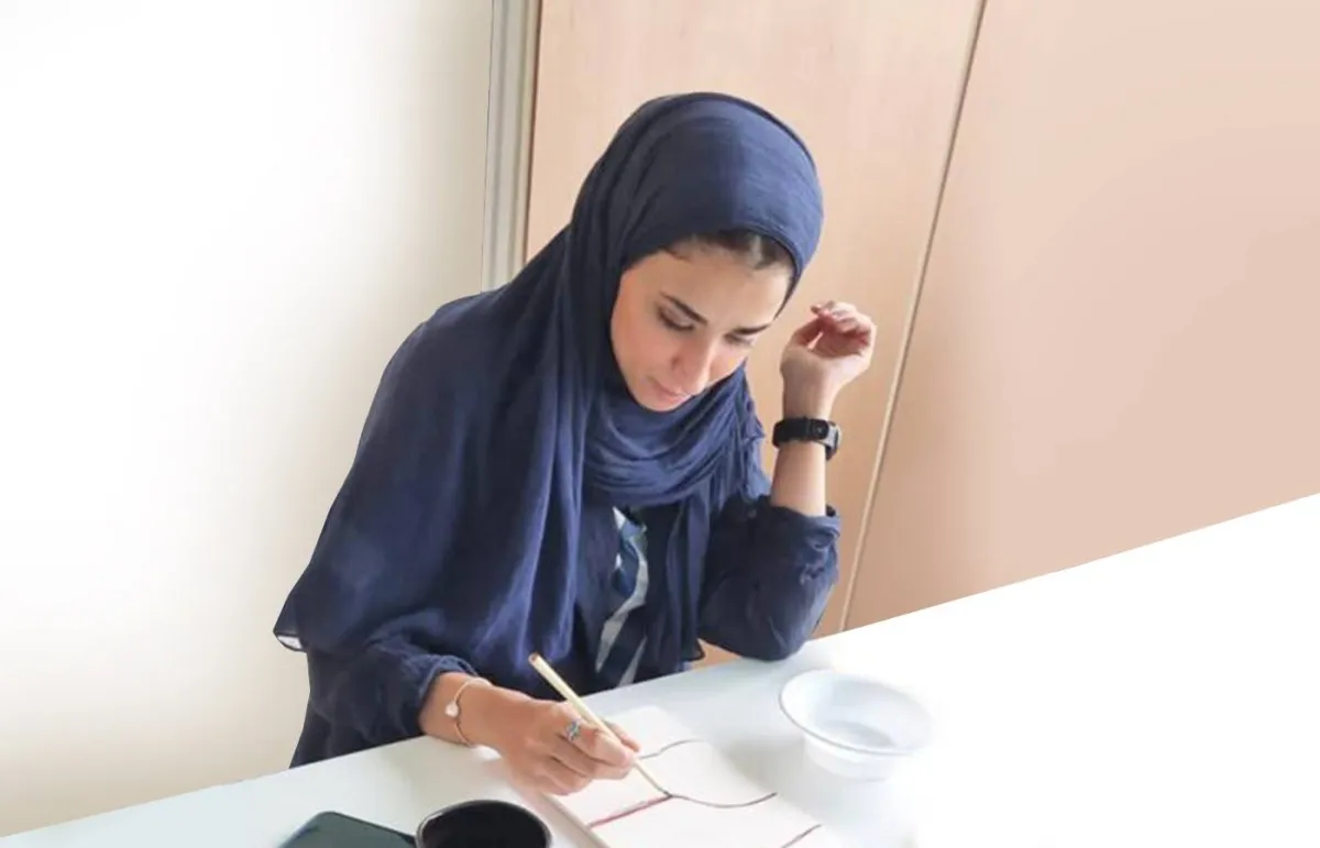 المصممة الداخليّة والتشكيليّة والباحثة رحاب أبوراس