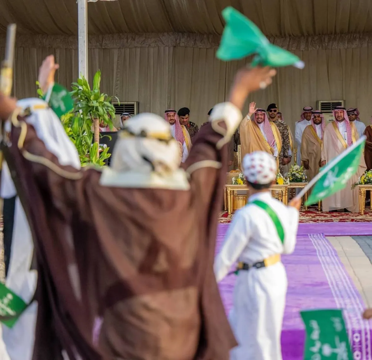 أمير القصيم يطلق مسيرة اليوم الوطني بمشاركة 30 جهة حكومية - الصورة من حساب الإمارة على تويتر