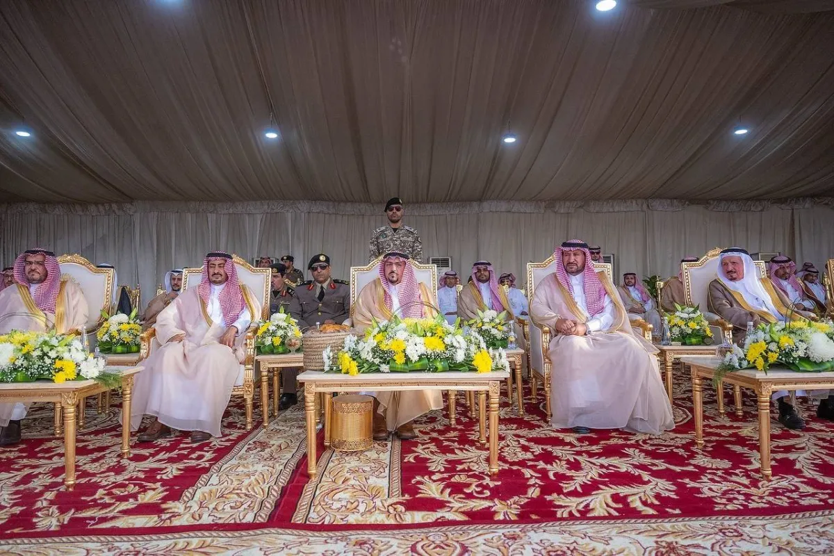 أمير القصيم يطلق مسيرة اليوم الوطني بمشاركة 30 جهة حكومية - الصورة من حساب الإمارة على تويتر