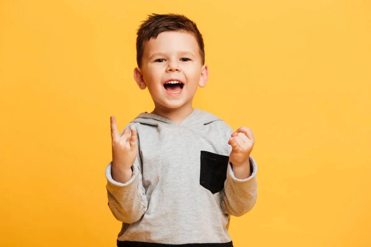 صورة لطفل سعيد