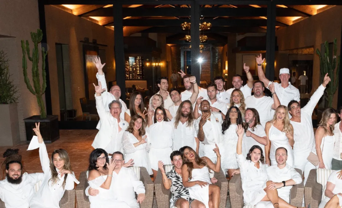 حفل ذكرى ميلاد نيك جوناس - الصورة من صفحة النجمة على تويتر